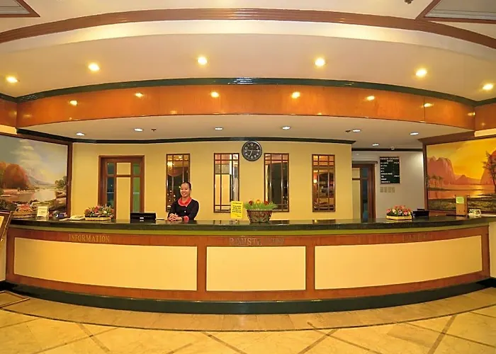 Plaza - Hotell 3*