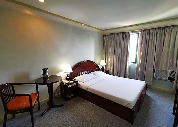 Plaza - 3* セブ市