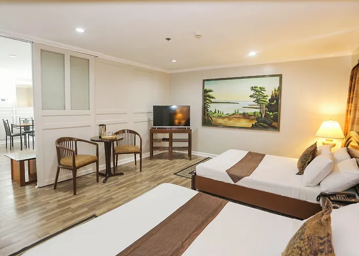 Hotell Plaza - 3*